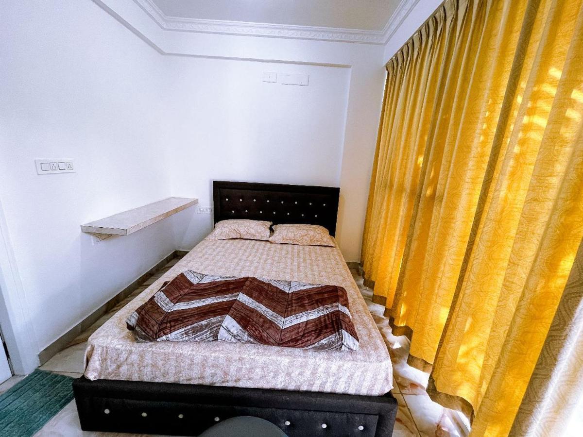 Rvr Abode -Private Rooms バンガロール エクステリア 写真